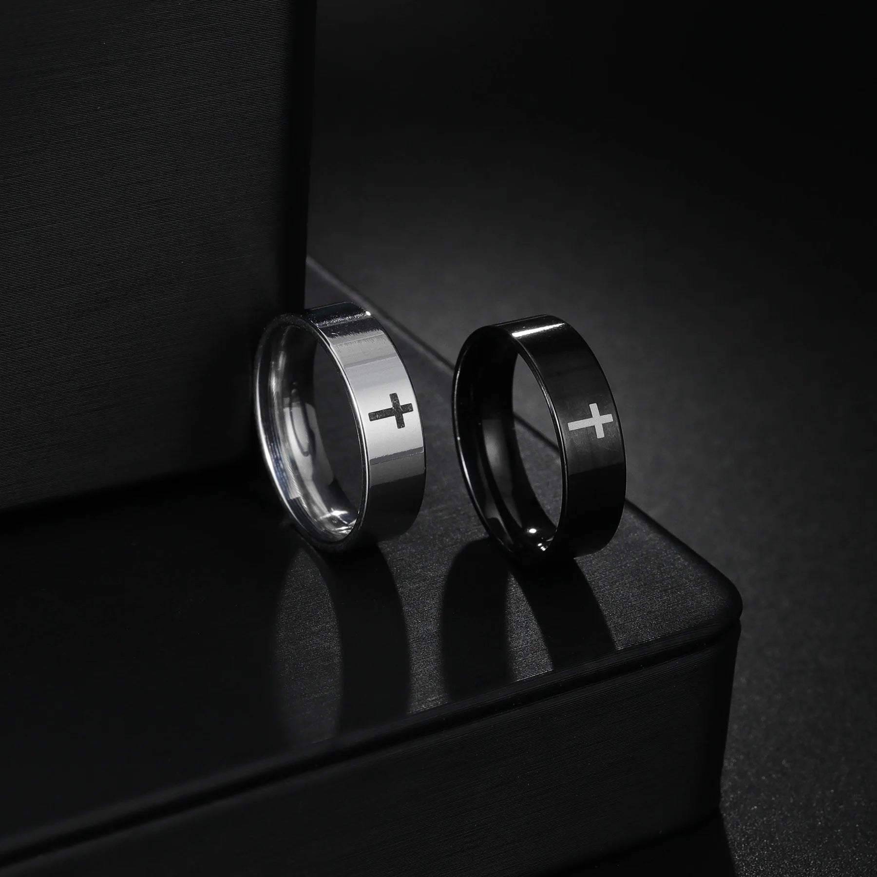 Minimalist Cross Ring
